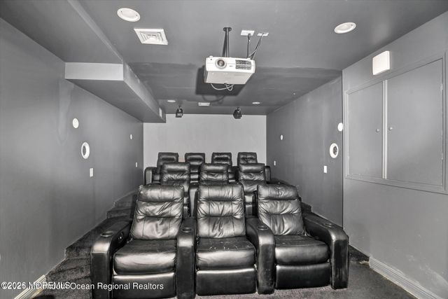 10 Syngle Way, Morganville, NJ 07751