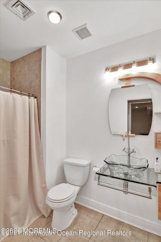 10 Syngle Way, Morganville, NJ 07751