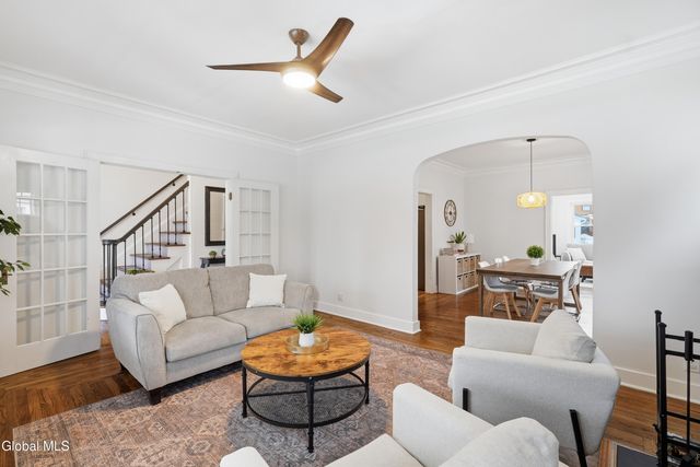 828 Decamp Avenue, Schenectady, NY 12309