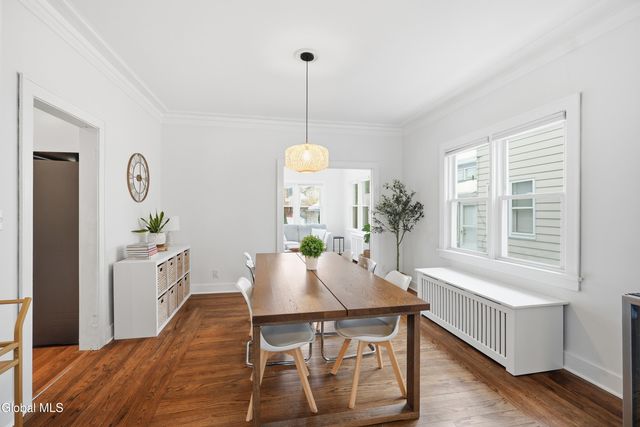 828 Decamp Avenue, Schenectady, NY 12309