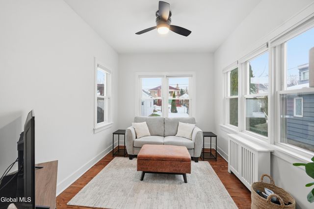 828 Decamp Avenue, Schenectady, NY 12309