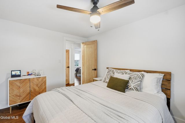 828 Decamp Avenue, Schenectady, NY 12309