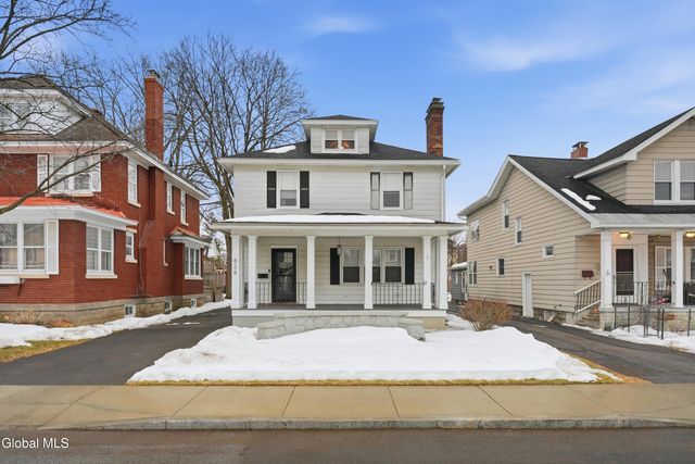 828 Decamp Avenue, Schenectady, NY 12309