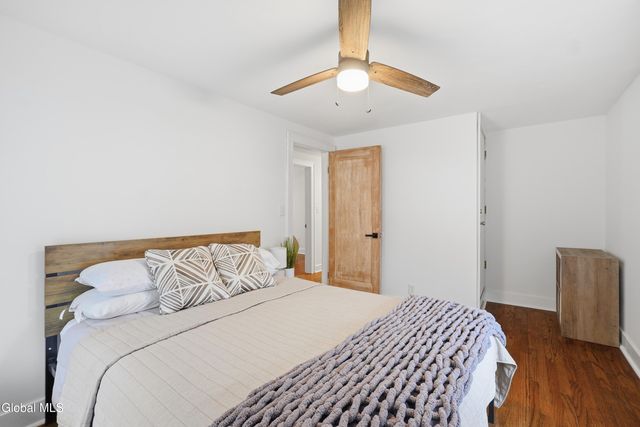 828 Decamp Avenue, Schenectady, NY 12309