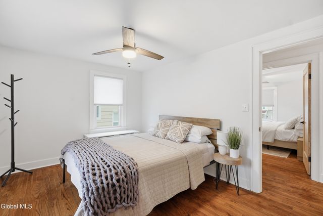 828 Decamp Avenue, Schenectady, NY 12309