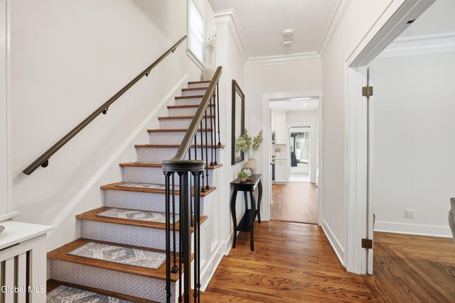 828 Decamp Avenue, Schenectady, NY 12309