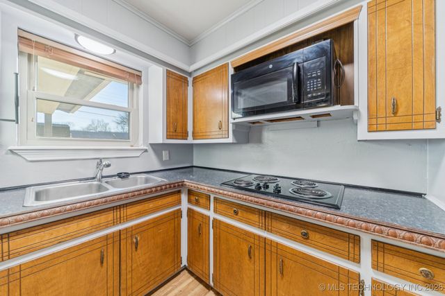 420 E F Street, Jenks, OK 74037