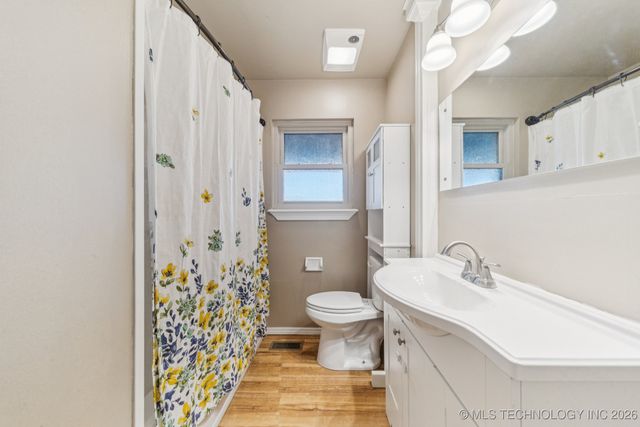 420 E F Street, Jenks, OK 74037