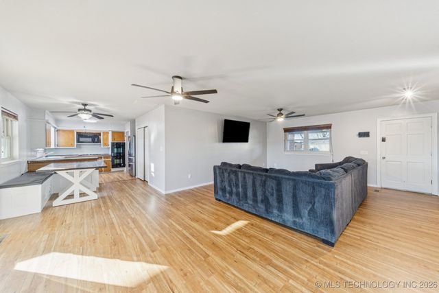 420 E F Street, Jenks, OK 74037