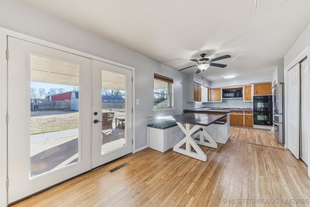 420 E F Street, Jenks, OK 74037