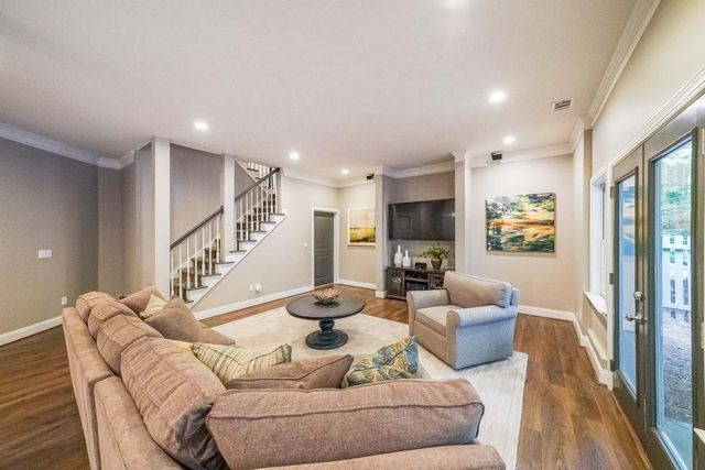 120 Heritage Court, Roswell, GA 30075