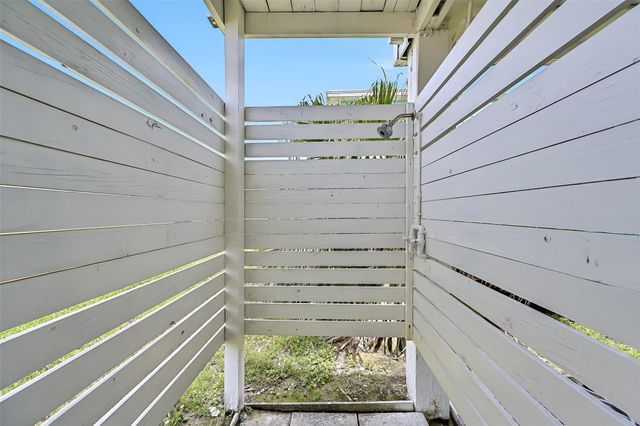 21423 Gulf Drive, Galveston, TX 77554