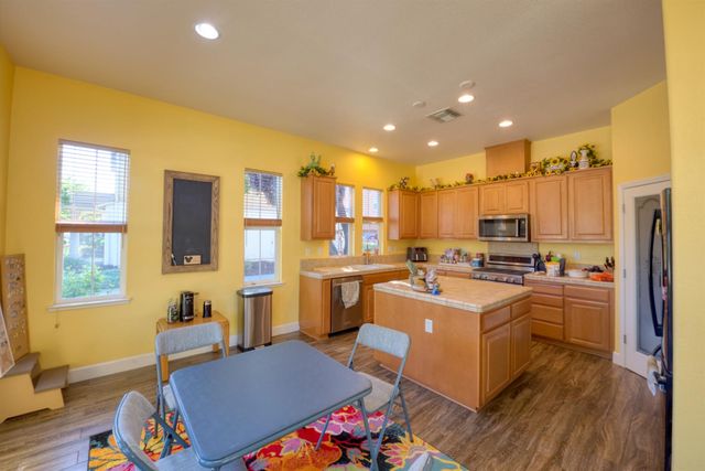 9337 Vintner Cir, Patterson, CA 95363