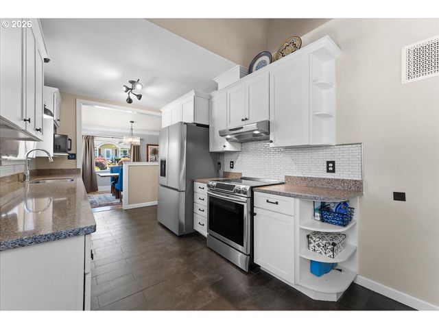 1705 N TERRY St, Portland, OR 97217