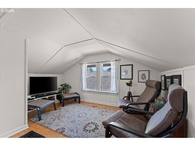 1705 N TERRY St, Portland, OR 97217