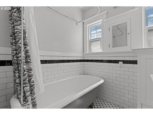 1705 N TERRY St, Portland, OR 97217