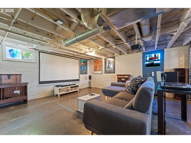 1705 N TERRY St, Portland, OR 97217