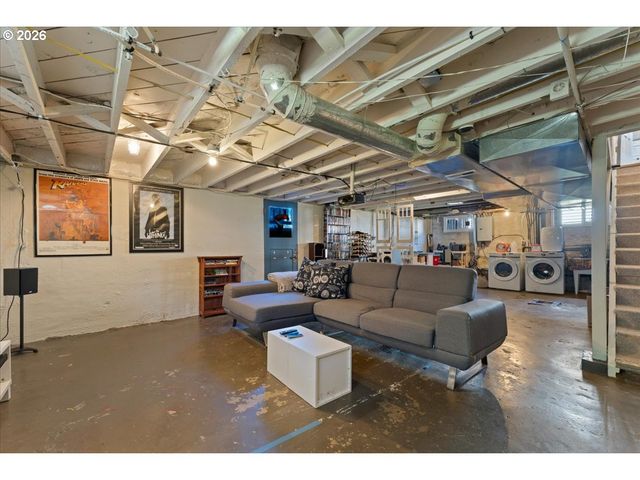 1705 N TERRY St, Portland, OR 97217