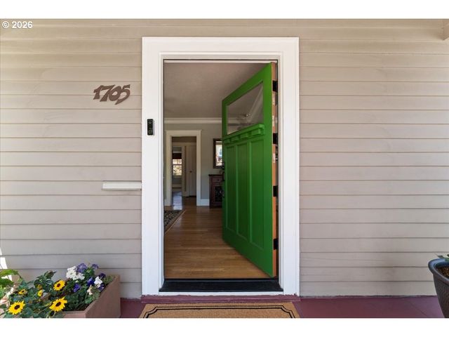 1705 N TERRY St, Portland, OR 97217