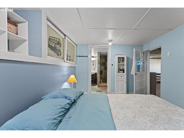 1705 N TERRY St, Portland, OR 97217