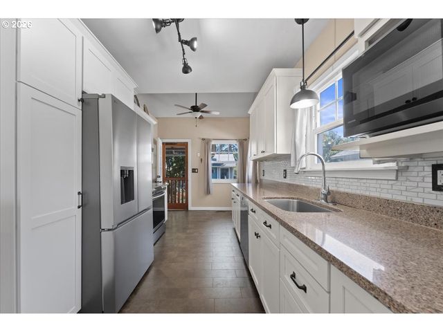 1705 N TERRY St, Portland, OR 97217