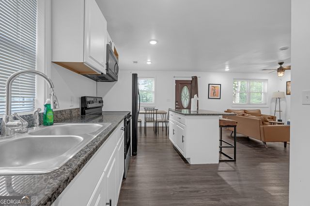 2533 Godfrey Drive NW, Atlanta, GA 30318