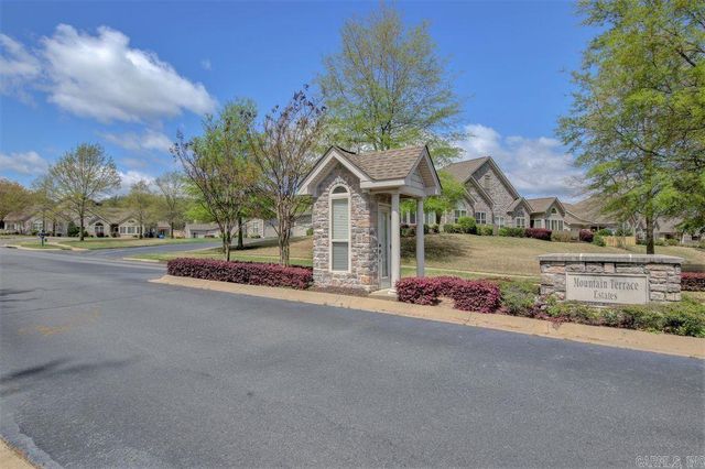 293 Mountain Terrace Circle, Maumelle, AR 72113