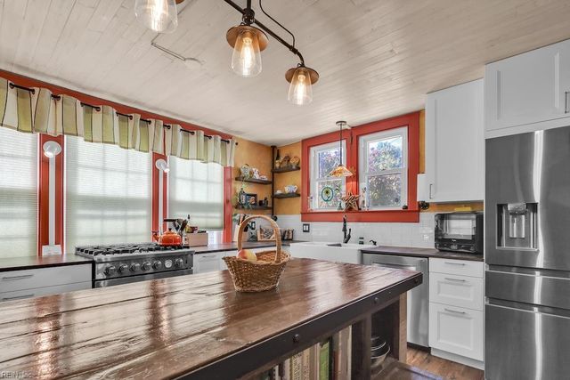 12 N Juniper ST, Hampton, VA 23669