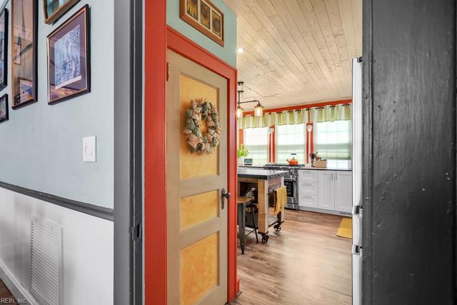 12 N Juniper ST, Hampton, VA 23669