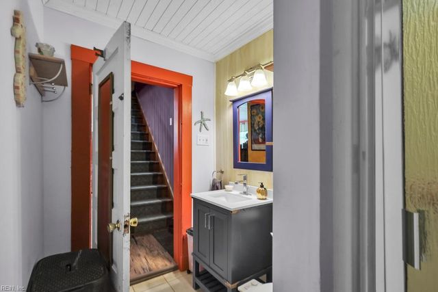 12 N Juniper ST, Hampton, VA 23669