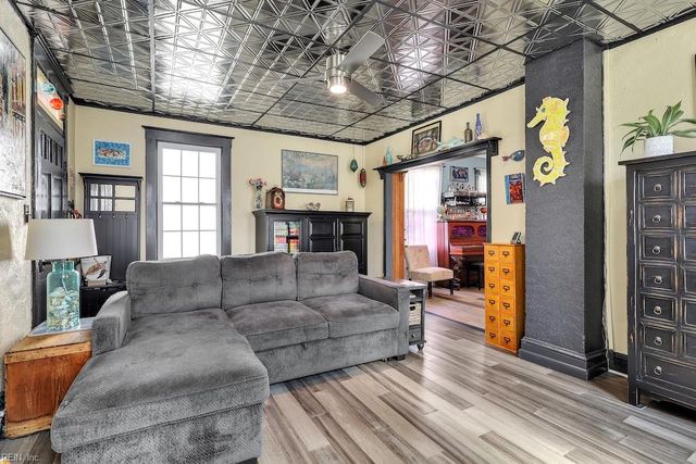 12 N Juniper ST, Hampton, VA 23669