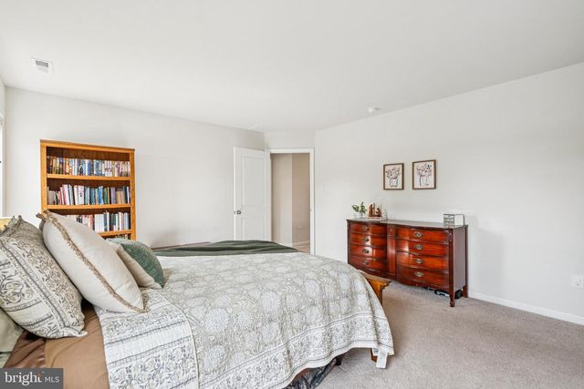 5 EISENHOWER DR, Bridgeton, NJ 08302