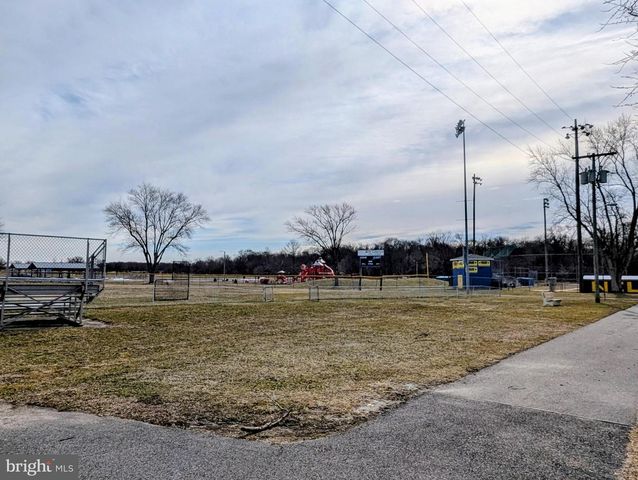 5 EISENHOWER DR, Bridgeton, NJ 08302