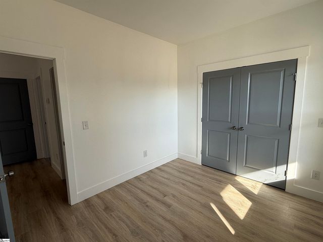 206 Essex Drive, Clinton, SC 29325