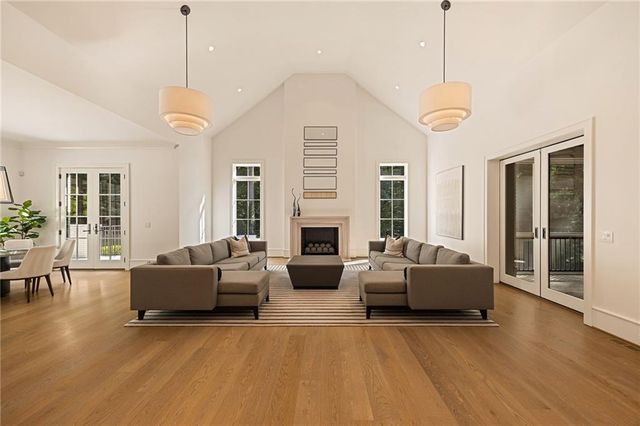 5260 Long Island Drive NW, Atlanta, GA 30327