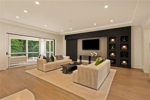5260 Long Island Drive NW, Atlanta, GA 30327