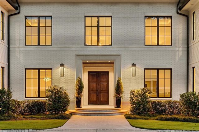 5260 Long Island Drive NW, Atlanta, GA 30327