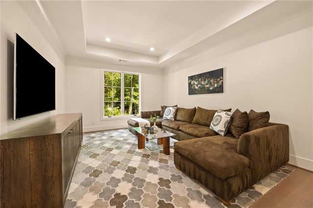 5260 Long Island Drive NW, Atlanta, GA 30327