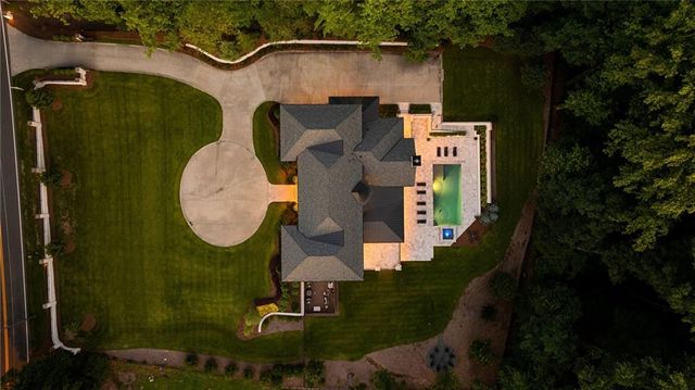5260 Long Island Drive NW, Atlanta, GA 30327