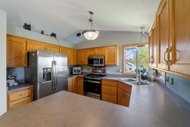 702 4th Avenue SW, Isanti, MN 55040