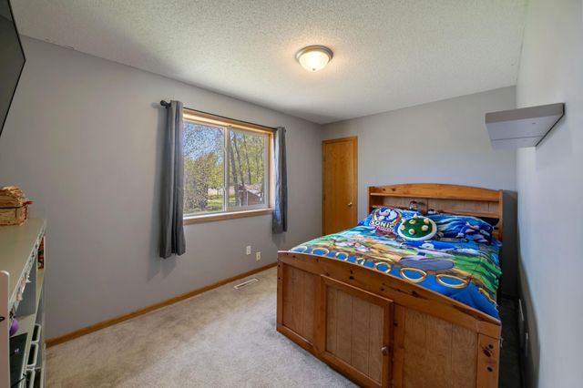 702 4th Avenue SW, Isanti, MN 55040