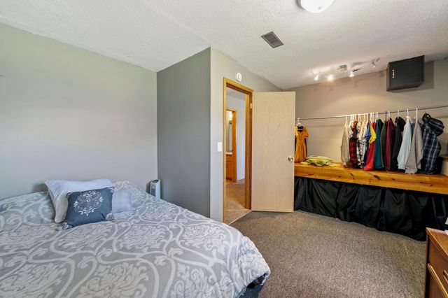 702 4th Avenue SW, Isanti, MN 55040