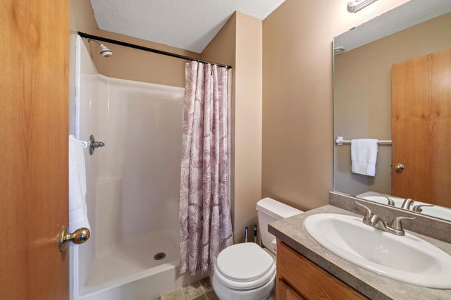 702 4th Avenue SW, Isanti, MN 55040