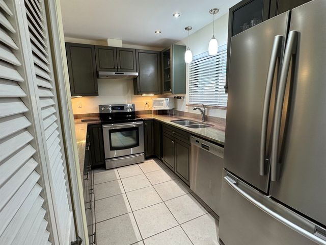 77 Village Del Lago Cir, St Augustine, FL 32080