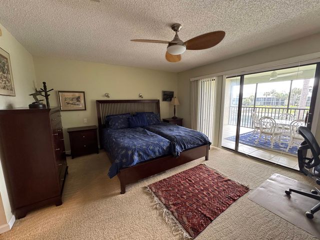 77 Village Del Lago Cir, St Augustine, FL 32080