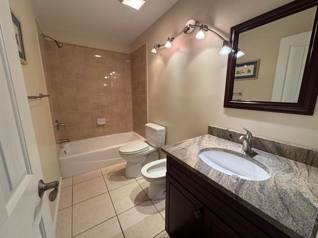 77 Village Del Lago Cir, St Augustine, FL 32080