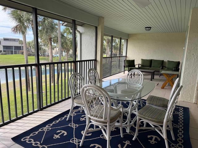 77 Village Del Lago Cir, St Augustine, FL 32080