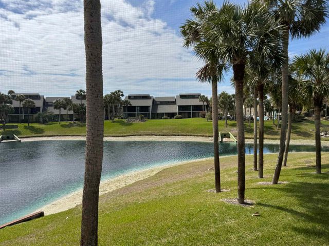 77 Village Del Lago Cir, St Augustine, FL 32080