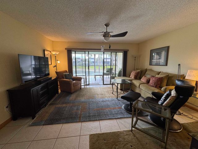 77 Village Del Lago Cir, St Augustine, FL 32080