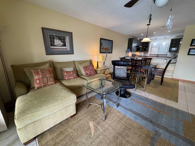 77 Village Del Lago Cir, St Augustine, FL 32080